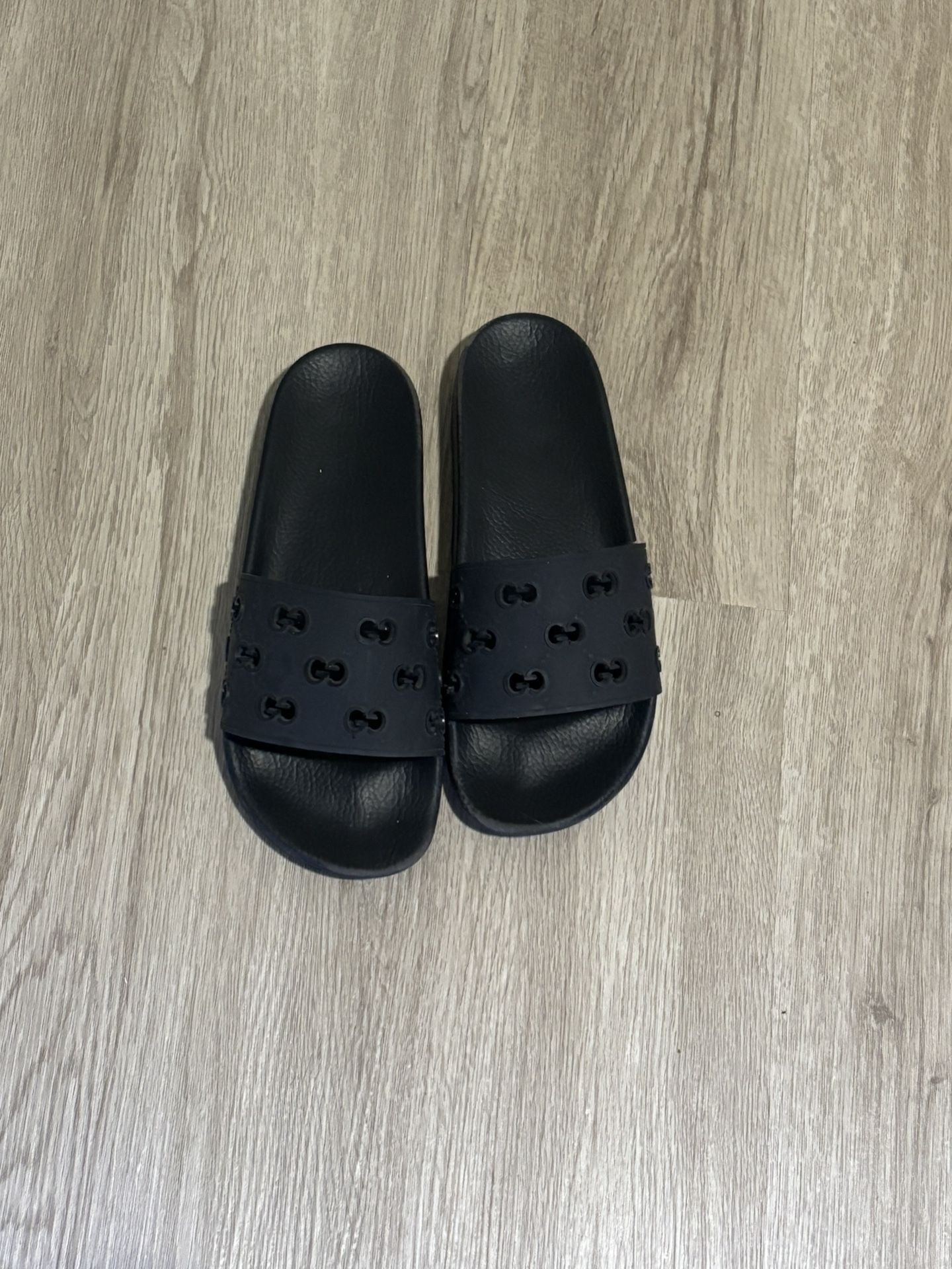 GUCCI SLIDES
