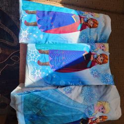 TWIN SIZE 1-FITTED 2-FLAT SHEETS FROZEN THEME