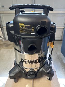 DEWALT 8 Gallon Wet/Dry Vacuum for Sale in Tustin, CA - OfferUp
