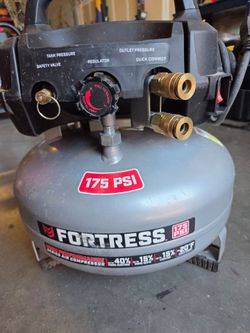Six gallon, 175  psi pancake sir compressor