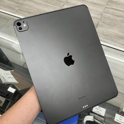 Like New iPad Pro 2024 Unlocked Cash Or $50 Down