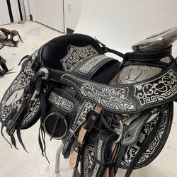 Monturas charras con Herrage y fuste plateado completo