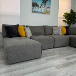 Modular Sectional Couch – Dark Grey | Rooms To Go