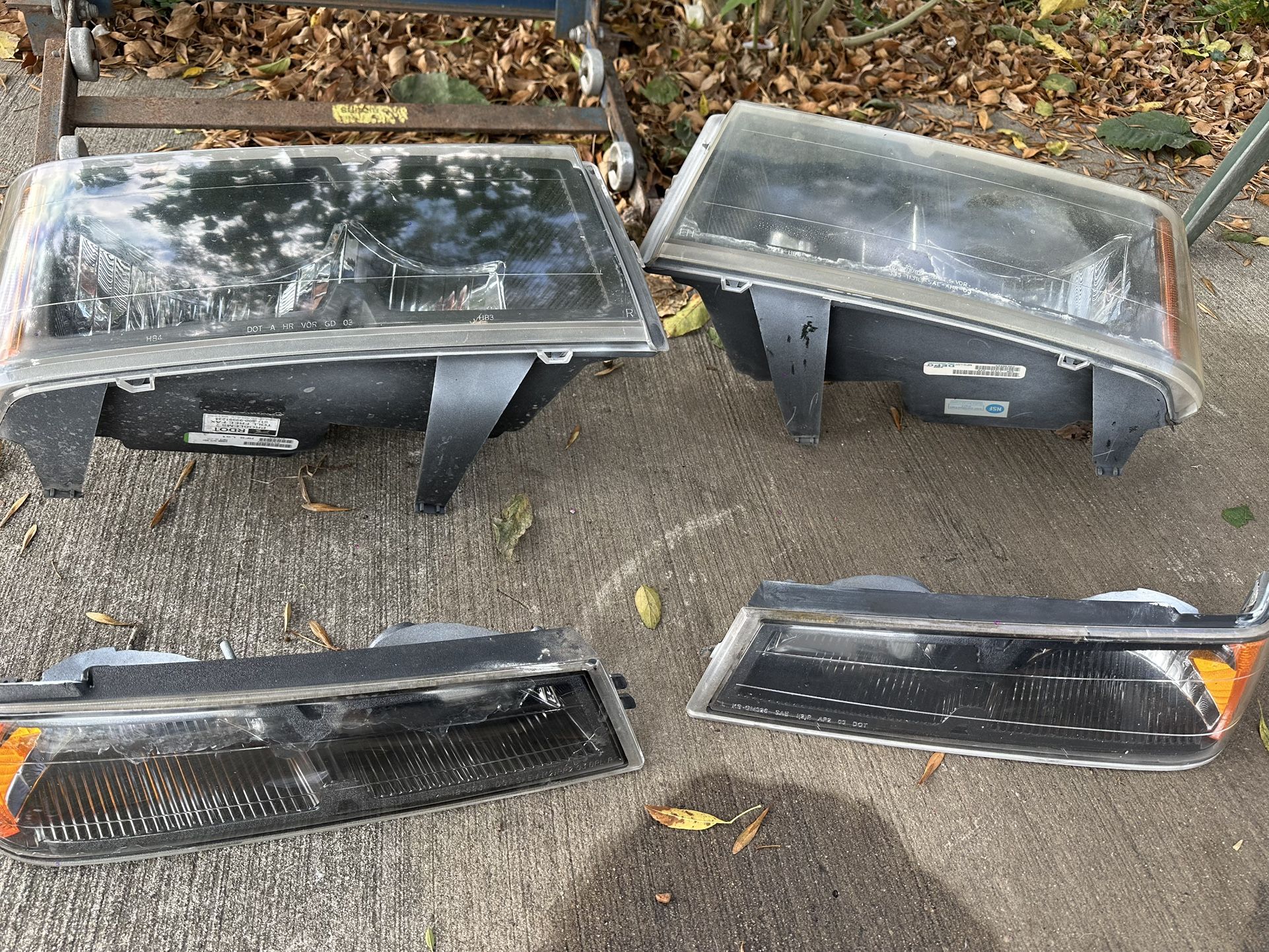 Chevy Colorado Headlights 2004 - 2012
