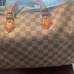 Louis Vuitton Speedy 