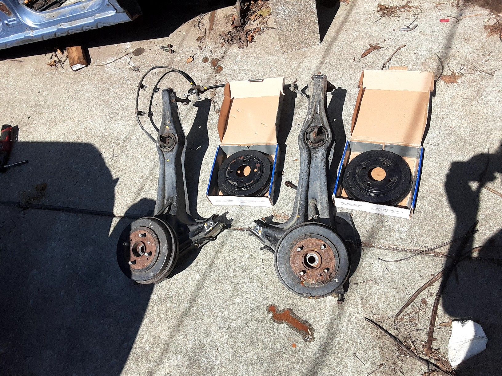 RT4WD Trailing Arms with E-Brake lines.