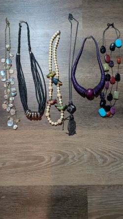Bundle Of 6 Assorted Necklaces