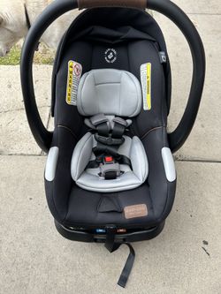 Maxi Cosi Mico Luxe+ Car seat And Bases