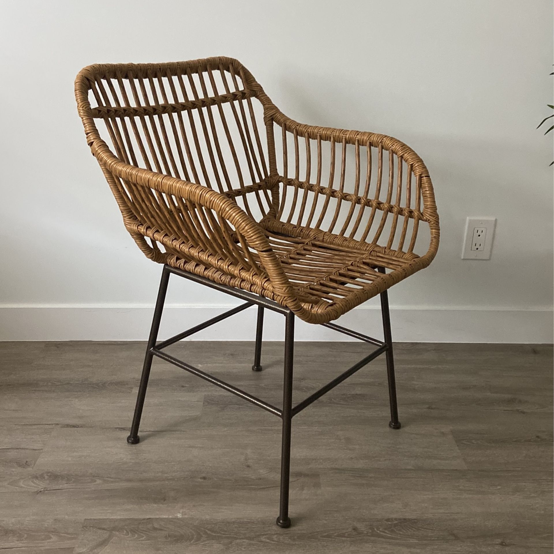 RATTAN CHAIR