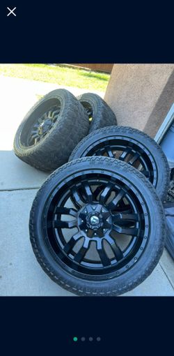 Fuel Sledge 22x10 Chevy Rims