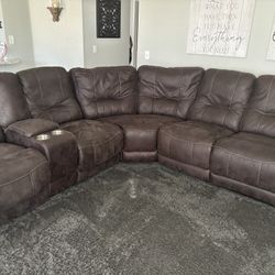 Reclining sectional