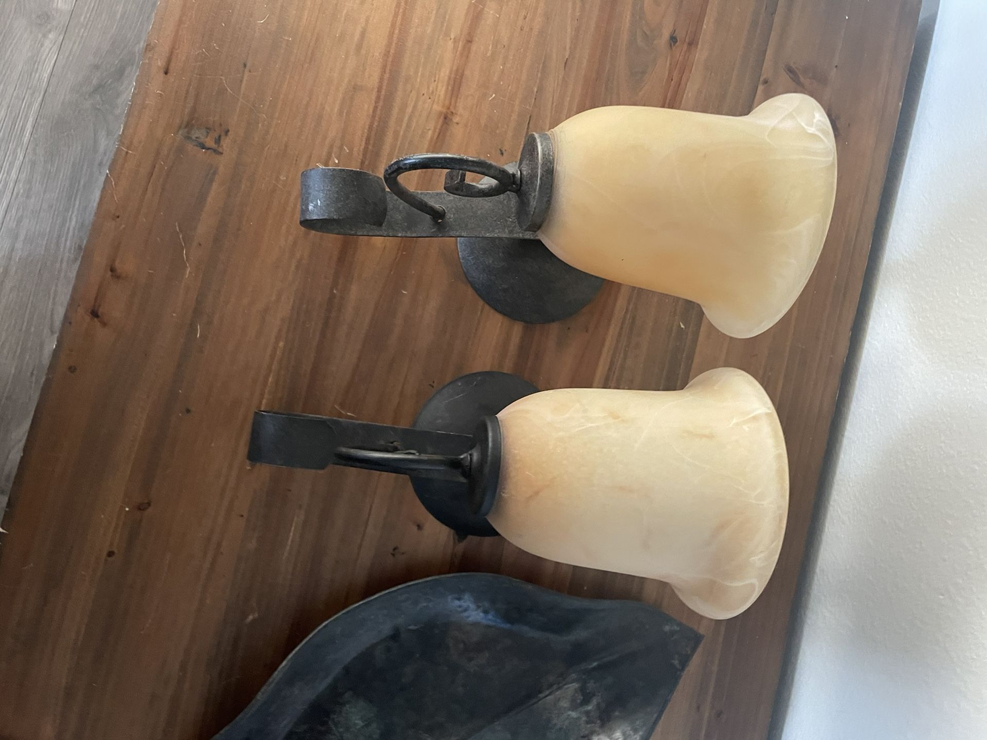 2 Metal Candle Scones With Matching Leaf Tray