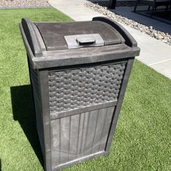 Plastic Patio Trashcan