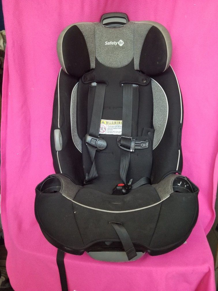 Safety 1 CARSEAT 40 to100 lb ( 43- 52 in ) Need Some CLEAN