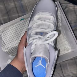 Jordan 11 Retro Low "Cement Grey" Size 8.5