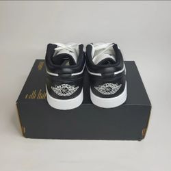 AIR JORDAN 1 LOW WHITE/BLACK- WHITE