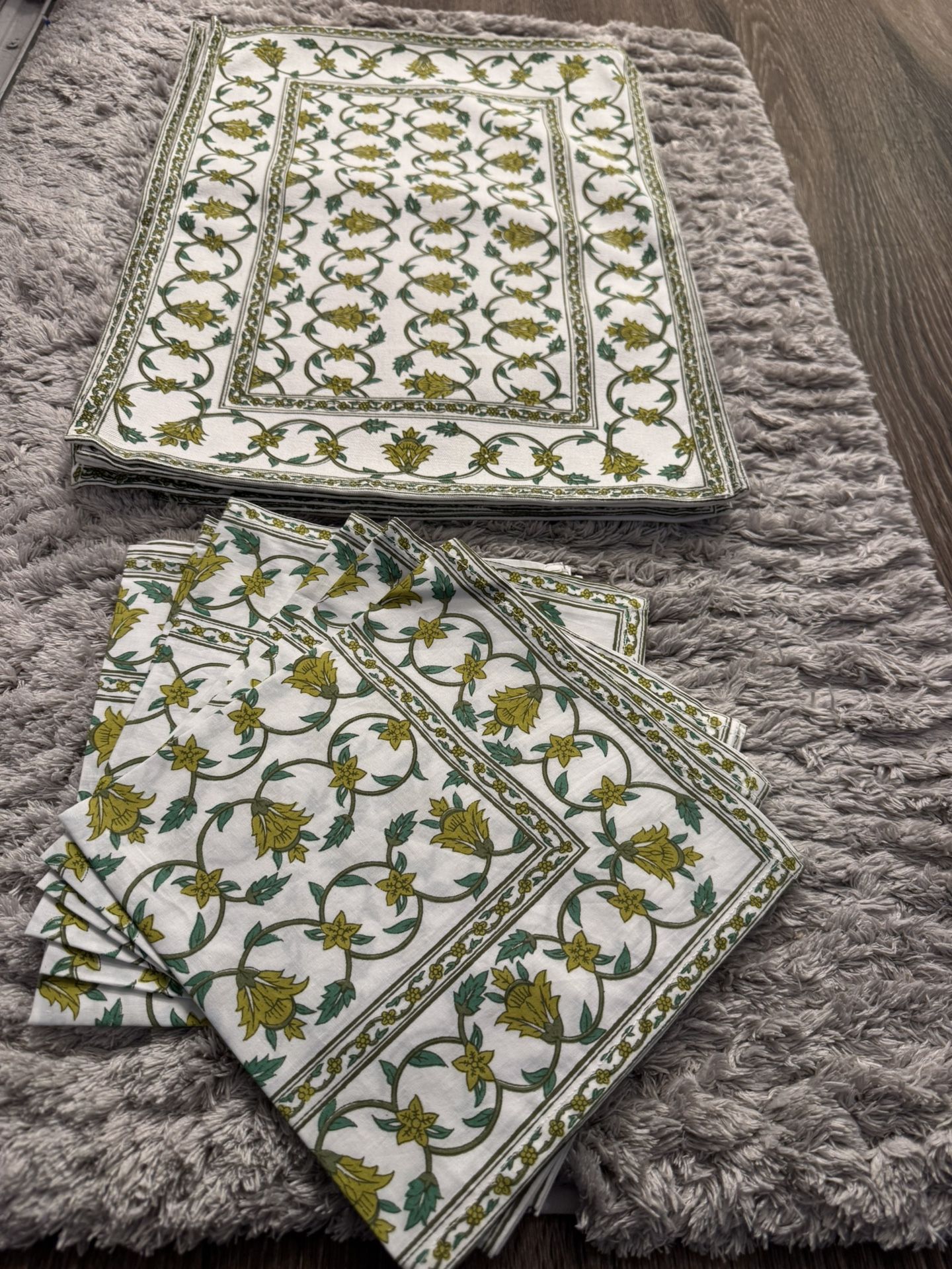 Set Of 6 Placemats And Napkins