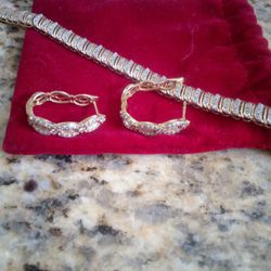 18'kt Diamond Necklace And Matching Earings