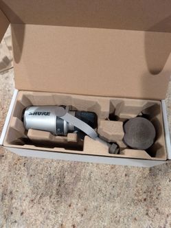 Shure MV7 USB Podcast Microphone for Podcasting, Recording, Live Streaming & Gaming