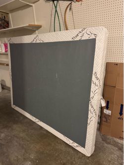 Queen Bamboo box spring - must pickup today!