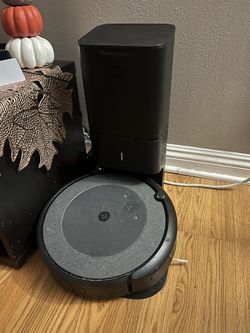 iRobot Vacuum With Station