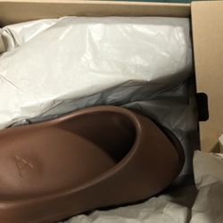 Adidas Yeezy Slide “Flax” - SZ 8 **New**