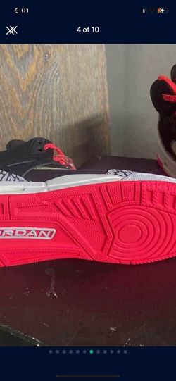 Shoes Jordan size 5.5. Youth   New