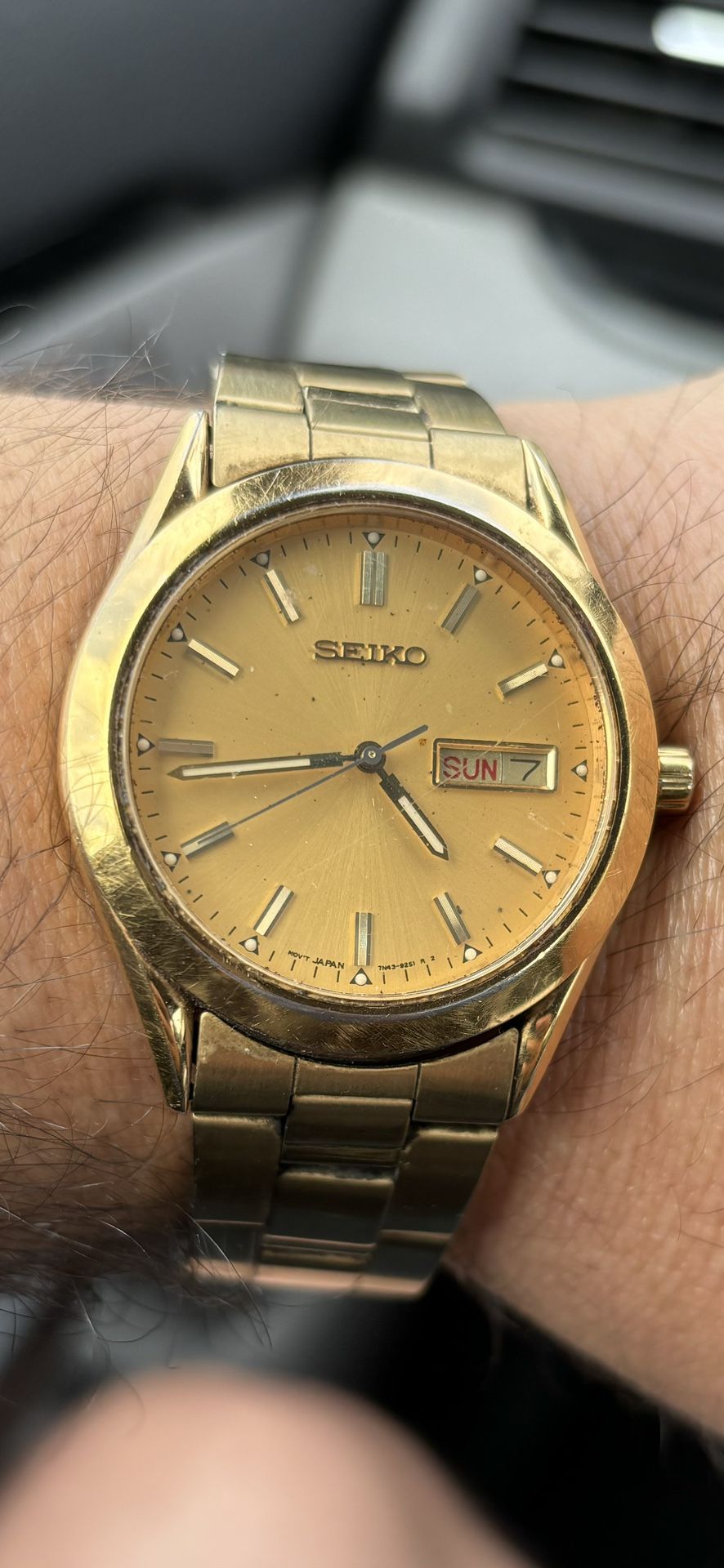 Vintage 80s Near-Mint Seiko Quartz Gold Tone Men's Watch very good condition day date