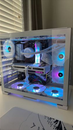 WHITE GAMING PC
