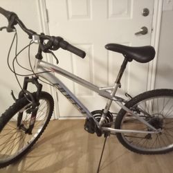  24" HUFFY BIKE! VERY FAST! Rides PERFECT! Everything WORKS! ROAD Bike! MOUNTAIN Bike!