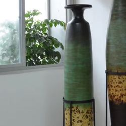 🏺 Stunning Antique Lacquer Vase - Timeless Elegance for Your Collection!