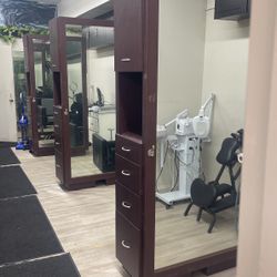 Double Hair Stations