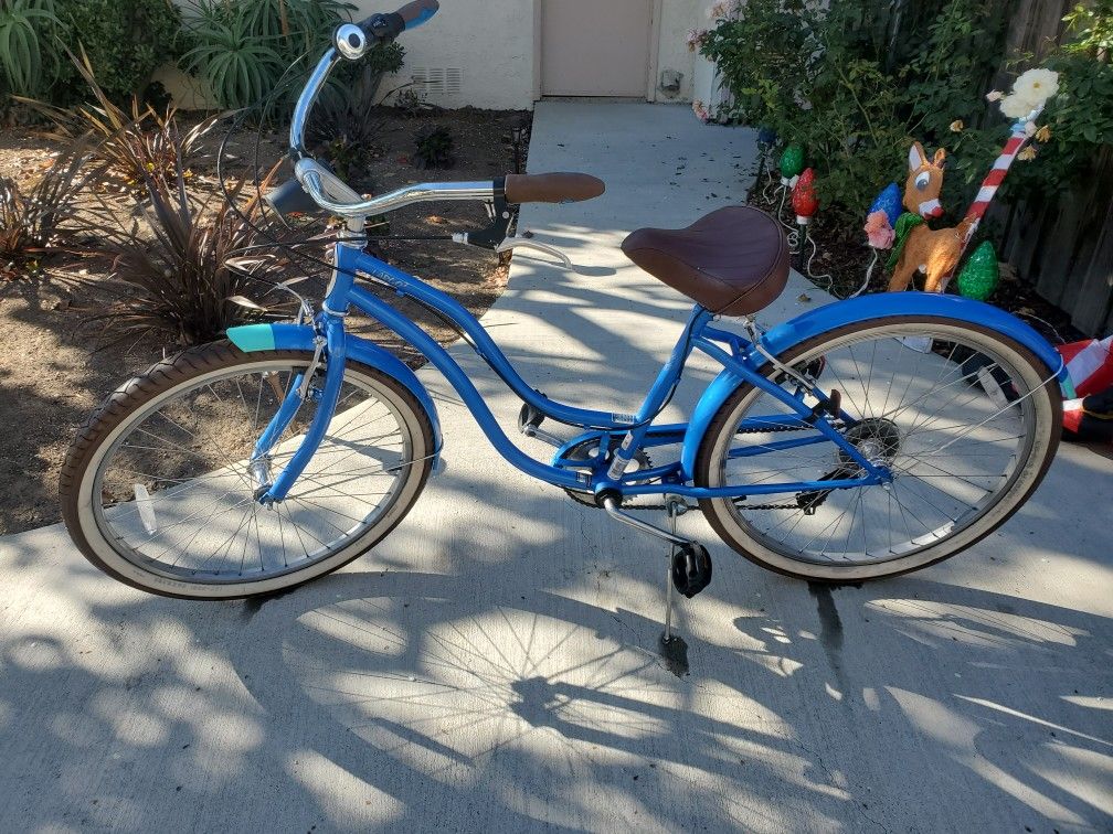 Schwinn  Women's Largo 7 26" Cruiser