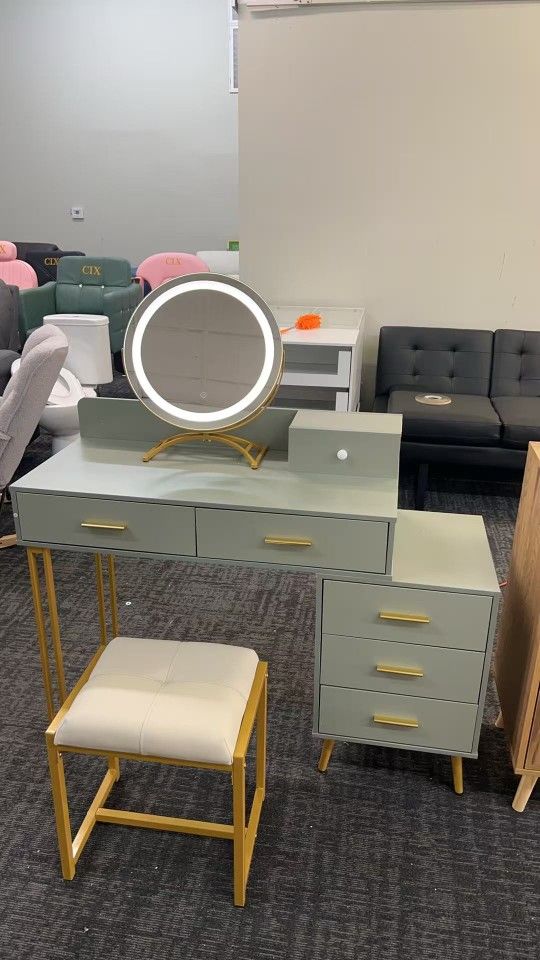 🔥🔥🔥🔥Vanity Desk with Mirror and Lights $170 assembled 