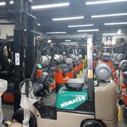 FORKLIFT KOMATSU 5000# Triple Mast.