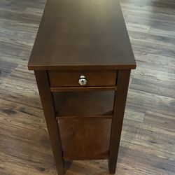 Table, chair/side table