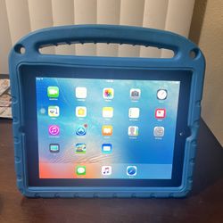 Ipad Apple 9.7 Inch 4th Gen with Case OBO