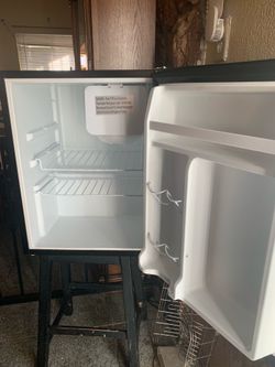 Galanz Mini Fridge