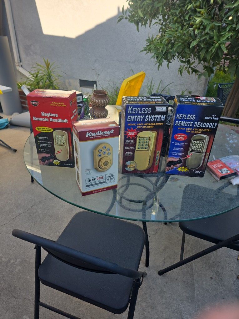 Door Locks / Keyless Entry