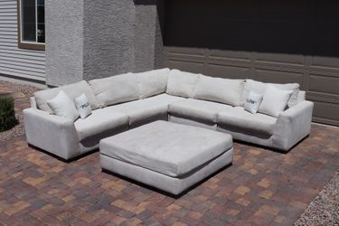 Large Modular Ashley Furniture 6-Piece Sectional