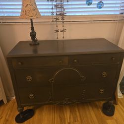 Antique 4 Drawer Dresser In Very Good Condition For Its Age