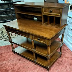 Desk With Detachable Shelf