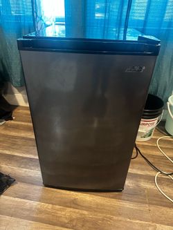 Mini Fridge Only No Freezer