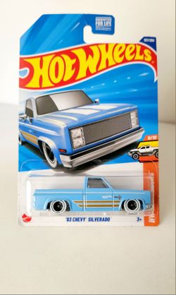 Hot Wheels '83 Chevy Silverado Sky Blue 