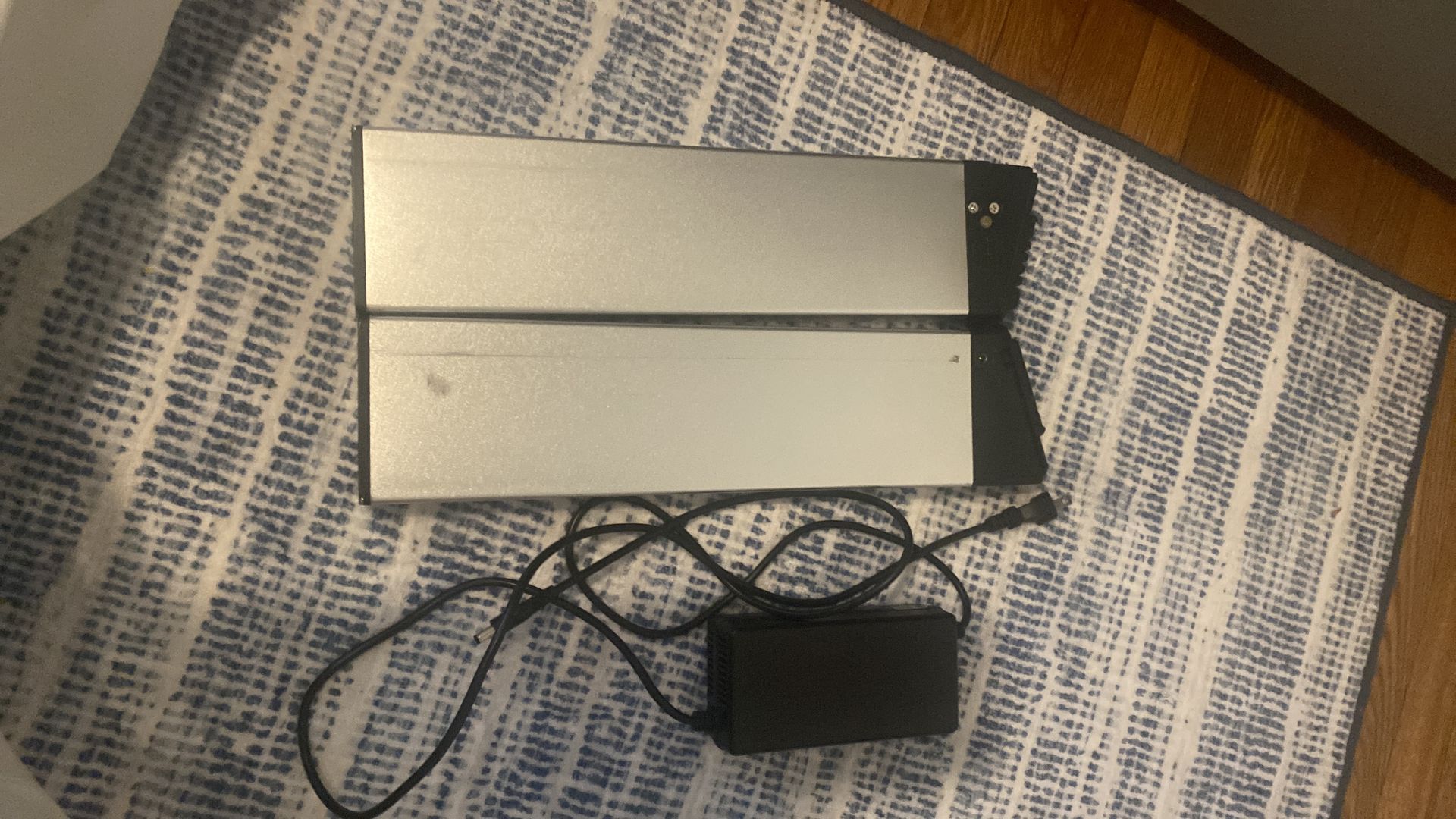 E bike batteries and charger