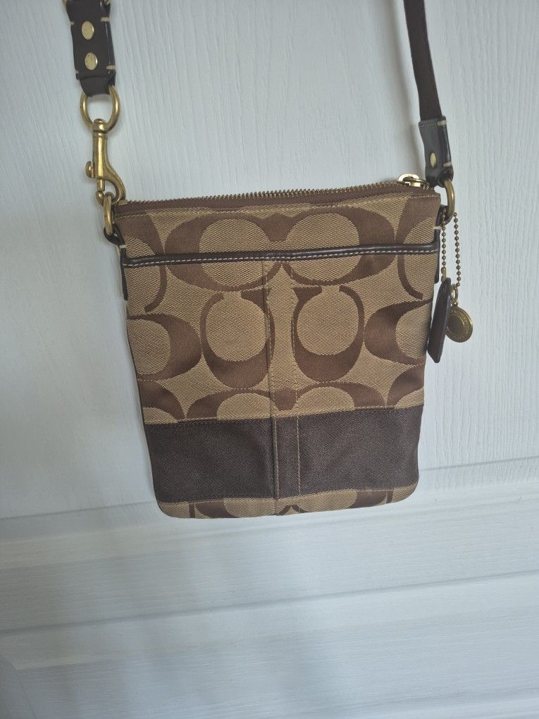 COACH BLACK OR BROWN SIGNATURE CROSS Body