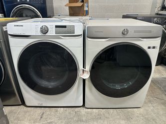 Samsung 4.5 CuFt Capacity Washer & Gas Dryer Set