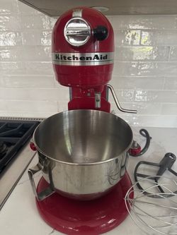Selling a beautiful, powerful KitchenAid Pro 450 Series bowl-lift stand mixer in classic Empire Red. This is a heavy-duty machine built to handle thic