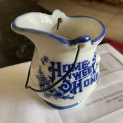 Home. Sweet. Home Kettle! Very vintage. Small. No chips no cracks. It's very beautiful