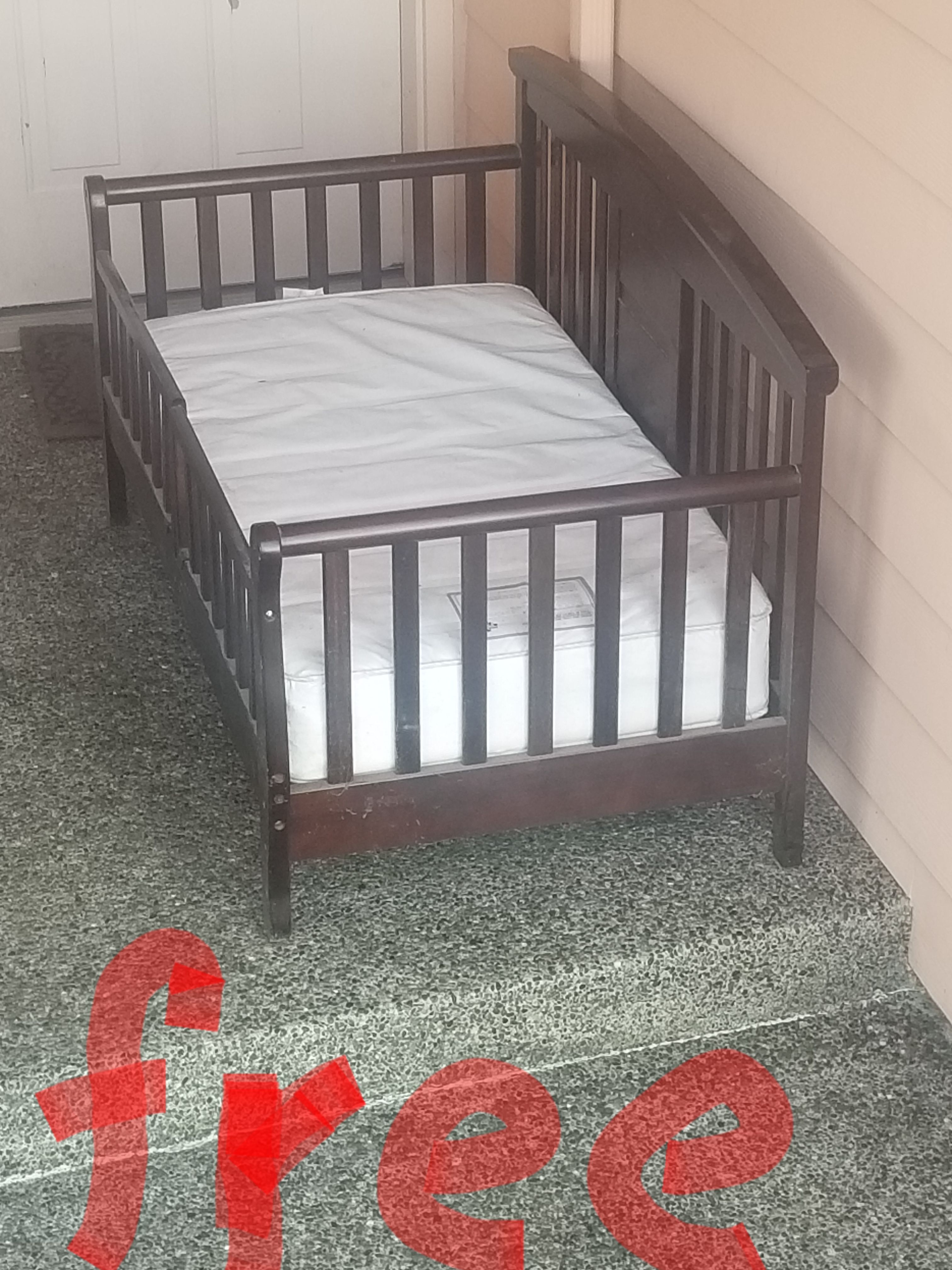 Free Crib & mattress